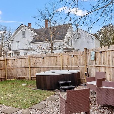 New!! Lovely Unit W/ Private Hot Tub And Patio! Laconia Eksteriør billede